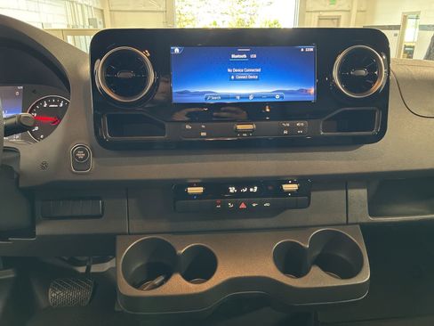 New 2025 Mercedes-Benz Sprinter 2500 image 14