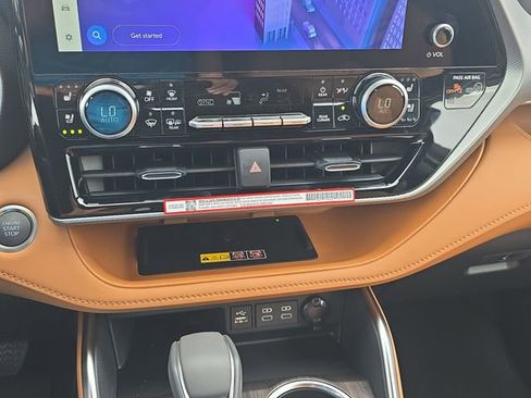 New 2026 Toyota Highlander Platinum image 25
