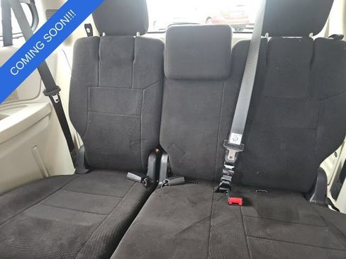 Used 2013 Dodge Grand Caravan SXT FWD image 16