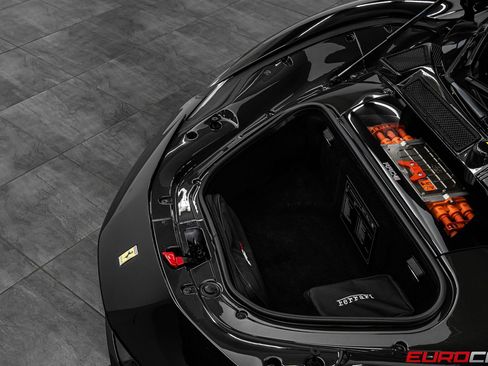Used 2023 Ferrari SF90 Spider AWD/4WD image 12