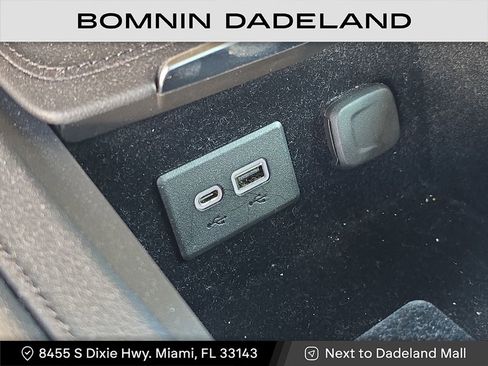 Used 2023 Cadillac XT4 Luxury image 26