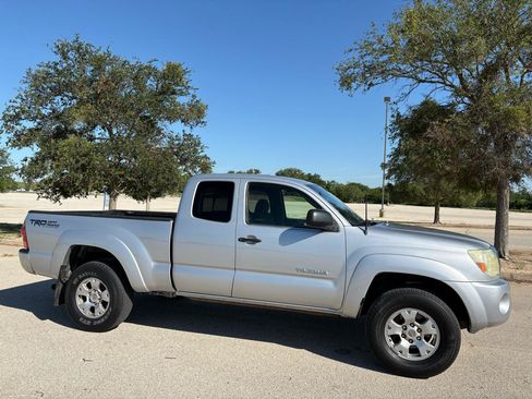 Used 2005 Toyota Tacoma PreRunner RWD image 50