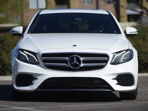 Used 2017 Mercedes-Benz E 300 image 6