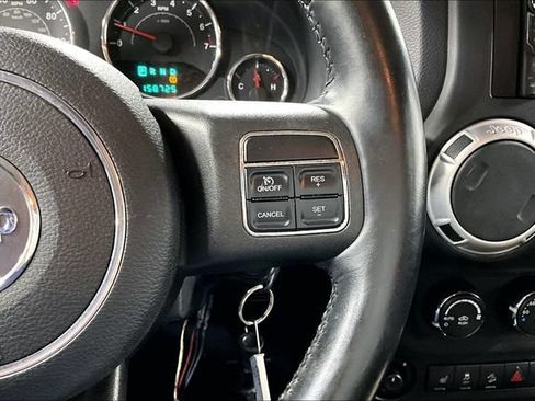 Used 2012 Jeep Wrangler Unlimited Sahara w/ Connectivity Group AWD/4WD image 12