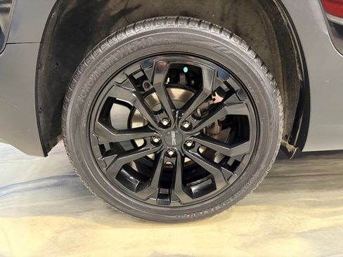 Used 2020 GMC Terrain SLE w/ Driver Convenience Package FWD image 23