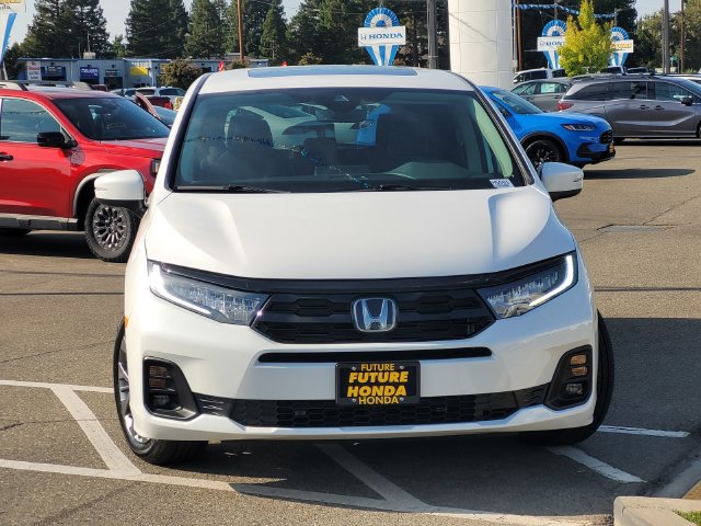 New 2027 Honda Odyssey Touring image 2