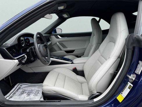 Used 2024 Porsche 911 Carrera RWD image 16