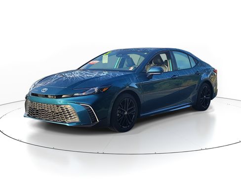 Used 2025 Toyota Camry SE w/ Multimedia Upgrade Package FWD image 3