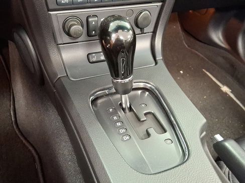 Used 2004 Ford Thunderbird image 20