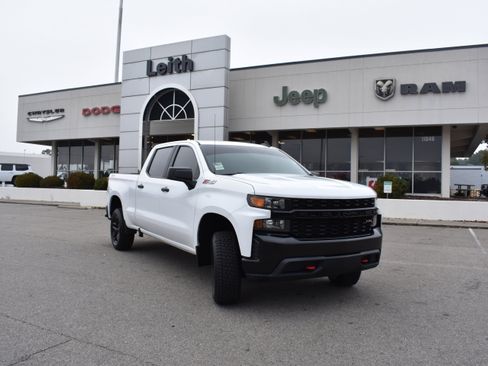 Used 2021 Chevrolet Silverado 1500 Custom Trail Boss w/ LPO, Dark Essentials Package image 1
