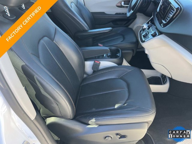 Used 2019 Chrysler Pacifica Touring-L FWD image 24