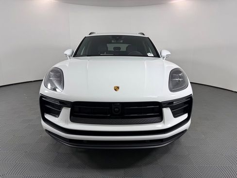 Certified 2026 Porsche Macan AWD/4WD image 11