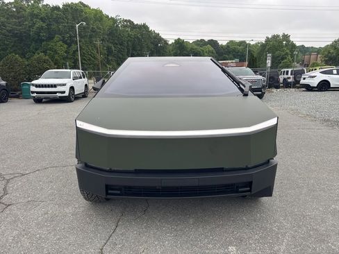 Used 2024 Tesla Cybertruck AWD Crew Cab image 8