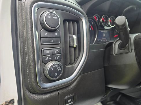 Used 2022 Chevrolet Silverado 3500 LT w/ Convenience Package AWD/4WD image 12
