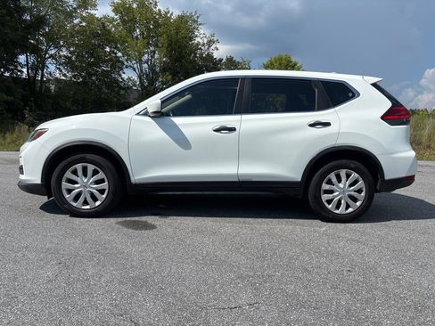 Used 2017 Nissan Rogue S FWD image 2