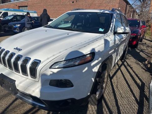 Used 2016 Jeep Cherokee Limited image 5