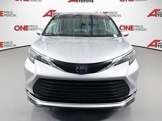 Certified 2024 Toyota Sienna XLE w/ XLE Plus Package video 2