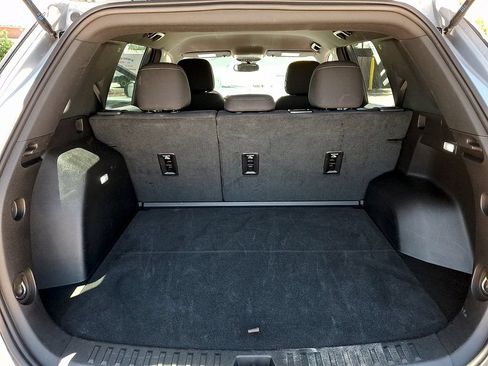 Used 2025 Chevrolet Equinox LT FWD image 29