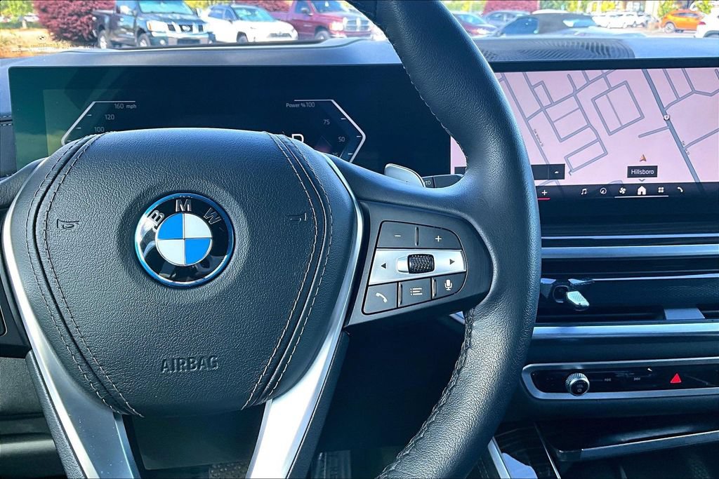 Used 2025 BMW X5 xDrive50e AWD/4WD image 25