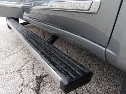 Used 2024 Chevrolet Silverado 1500 High Country w/ Technology Package AWD/4WD image 15