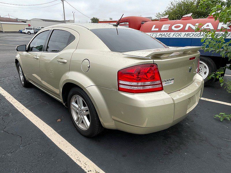 Used 2010 Dodge Avenger R/T FWD image 5