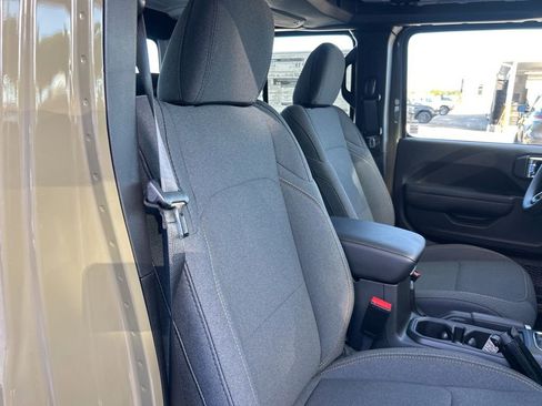 New 2026 Jeep Gladiator Sport image 22