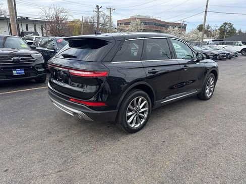 Used 2022 Lincoln Corsair AWD w/ Premium Package image 9