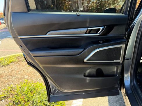 Used 2023 Kia Telluride EX X-Line AWD/4WD image 30