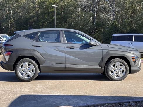 New 2026 Hyundai Kona SE image 8