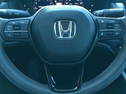 Used 2023 Honda Accord EX image 12