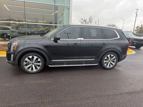 Used 2020 Kia Telluride EX w/ EX Premium Package image 3