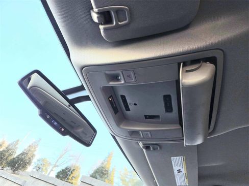 Used 2014 GMC Sierra 1500 SLT w/ SLT Preferred Package image 32