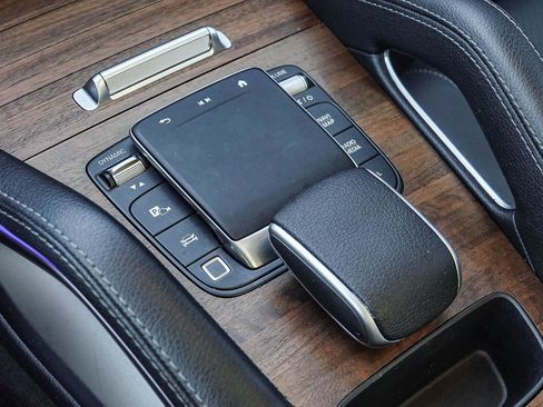 Certified 2025 Mercedes-Benz GLE 350 4MATIC image 23