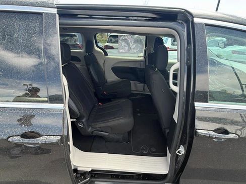 Used 2023 Chrysler Voyager LX FWD image 20