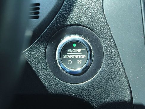Used 2018 Ford Explorer XLT w/ Equipment Group 202A FWD image 23