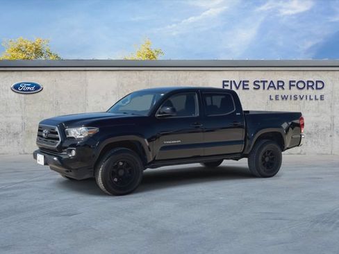 Used 2017 Toyota Tacoma SR5 RWD image 4