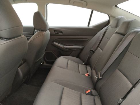 Used 2024 Nissan Altima 2.5 SV FWD image 18