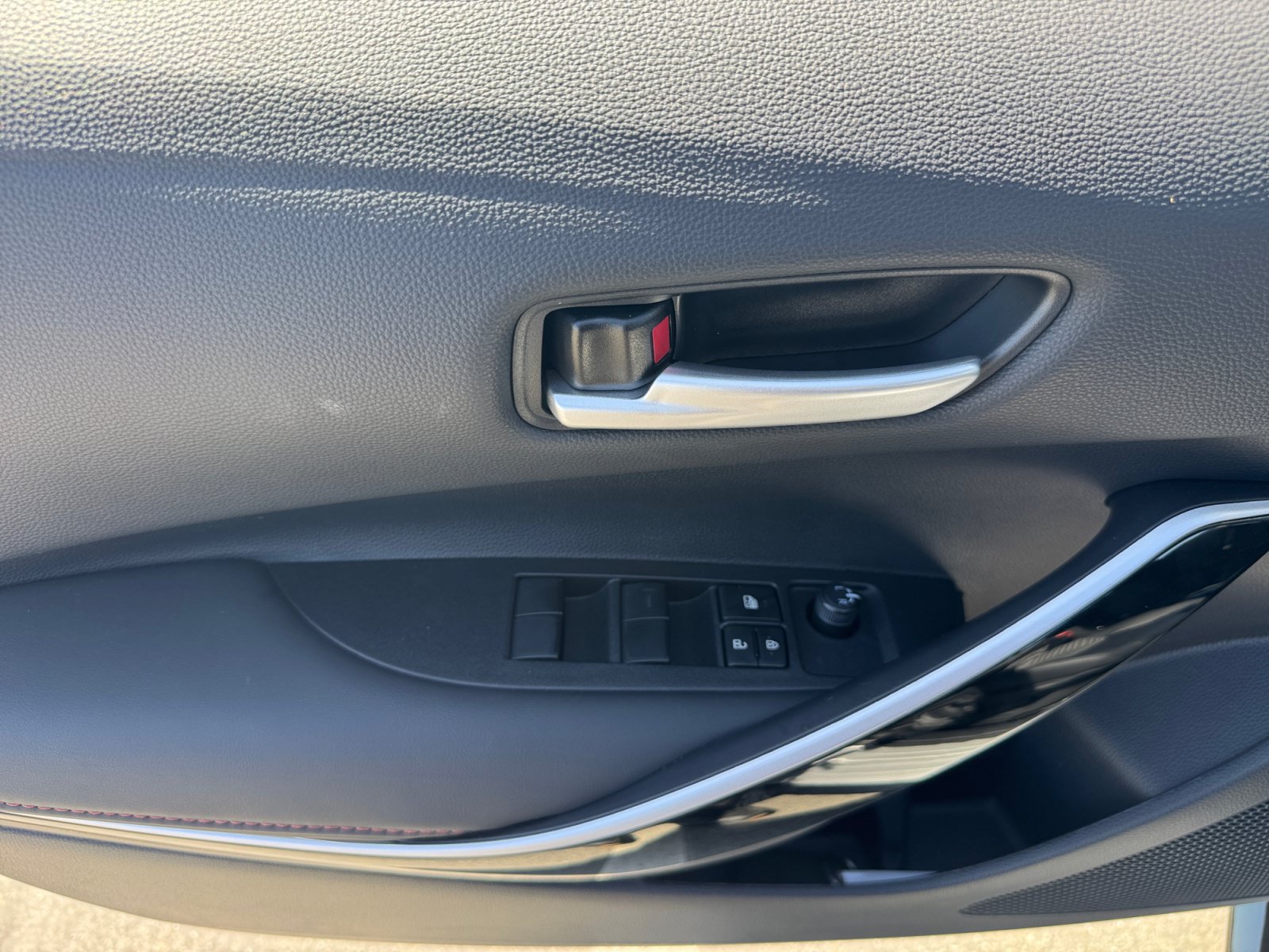 New 2026 Toyota Corolla XSE FWD image 17