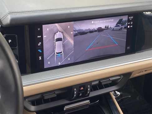 Used 2024 Porsche Cayenne image 27