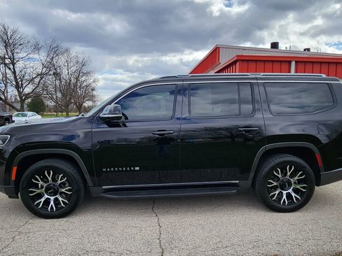 Used 2022 Jeep Wagoneer Series II AWD/4WD image 12