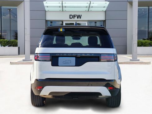 Used 2025 Land Rover Discovery Dynamic SE image 6
