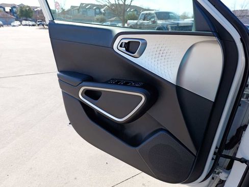 Certified 2024 Kia Soul LX w/ Option Group 015 image 20