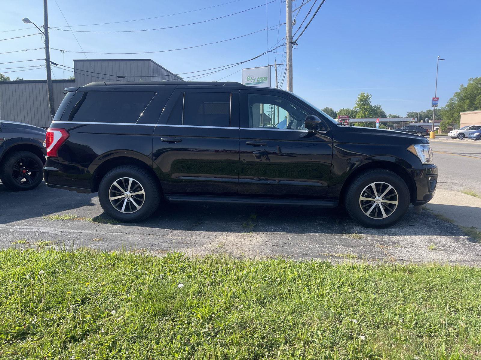 Used 2019 Ford Expedition Max XLT AWD/4WD image 3