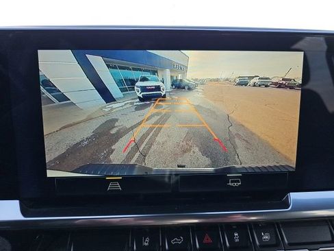 Used 2024 Chevrolet Silverado 2500 LT image 17