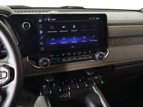Used 2026 Chevrolet Colorado ZR2 w/ Technology Package AWD/4WD image 5