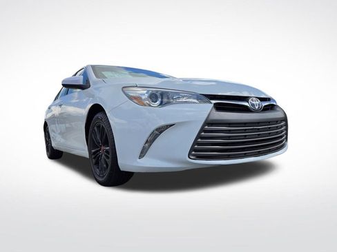 Used 2017 Toyota Camry SE image 43