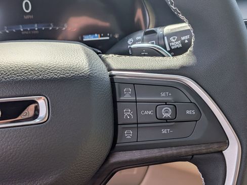 New 2026 Jeep Grand Cherokee Limited w/ Luxury Tech Group II RWD image 17