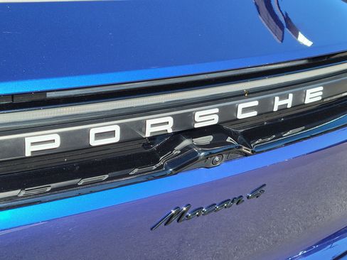 New 2025 Porsche Macan 4 Electric AWD/4WD image 31