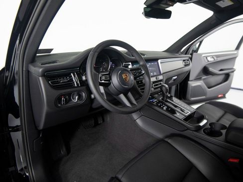 New 2026 Porsche Macan image 16