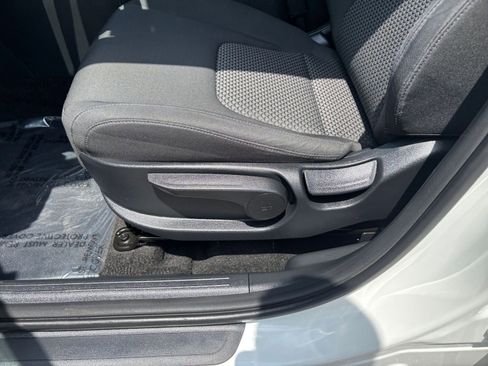 Used 2025 Kia Sportage LX FWD image 23